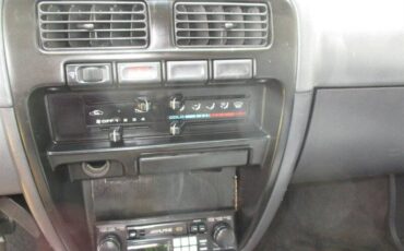 Nissan-truck-xe-1994-red-39