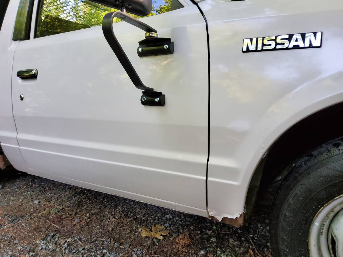 Nissandatsun-720-1984-custom-22