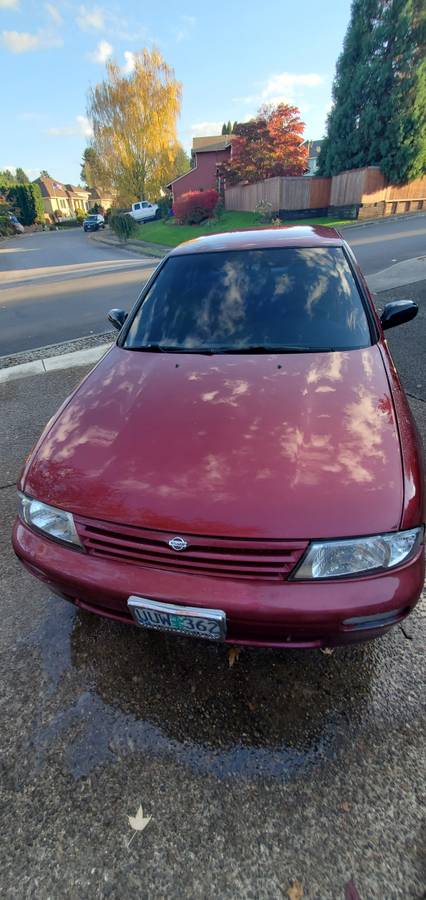 Nissian-altima-gxe-1995-red-3