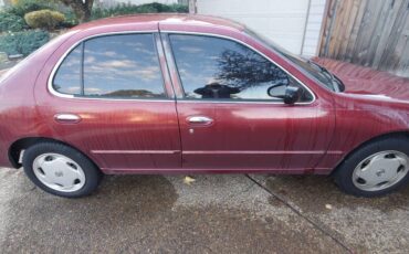 Nissian-altima-gxe-1995-red