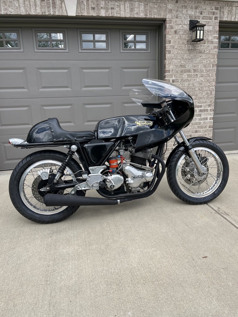 Norton-850-commando-1975-Black