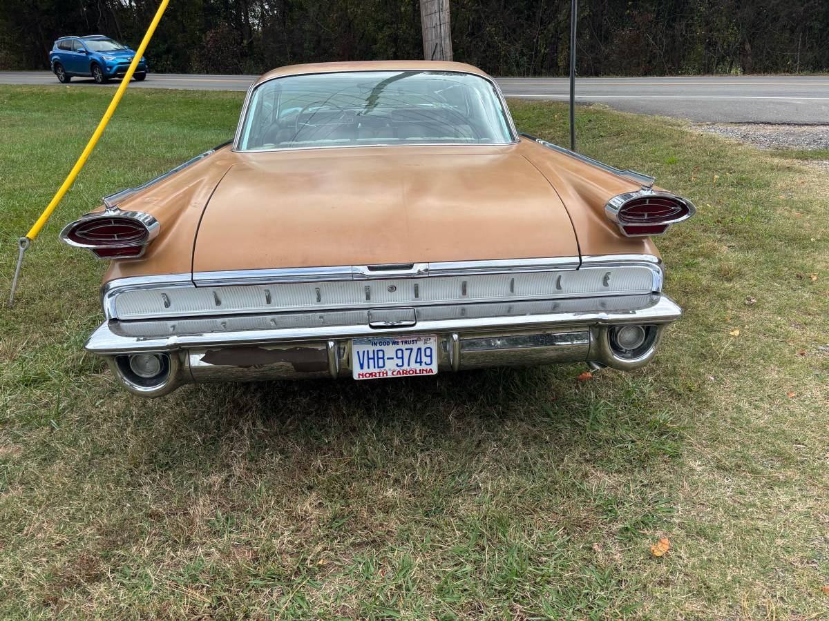 Oldsmobile-1959-custom-2