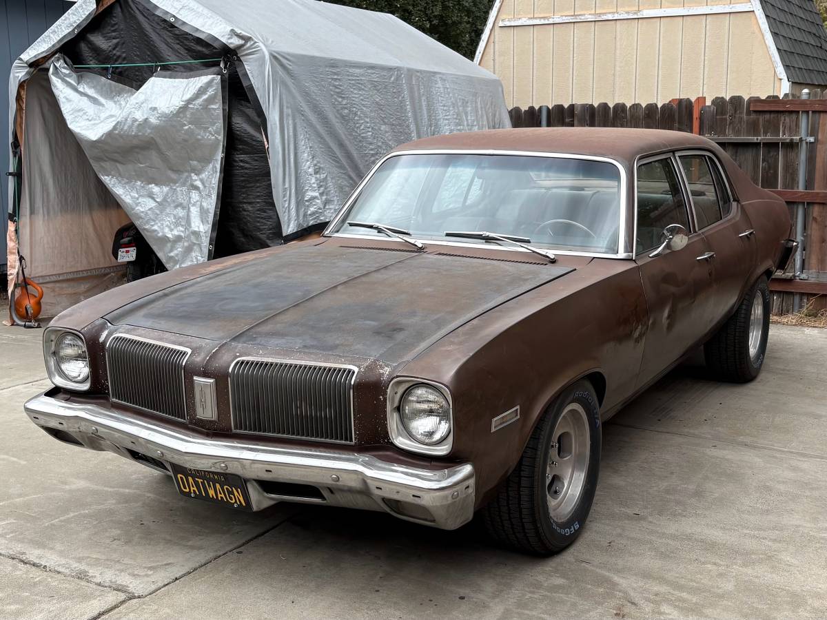 Oldsmobile-1973-brown-1