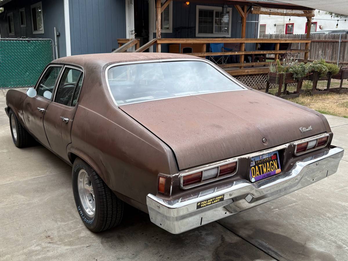 Oldsmobile-1973-brown-2
