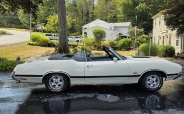 Oldsmobile-442-1972-White-Black-5