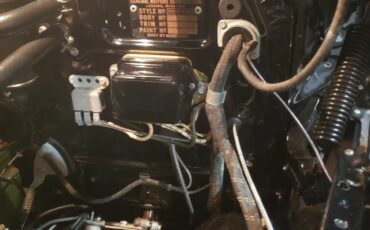 Oldsmobile-66-1947-Black-Brown-10