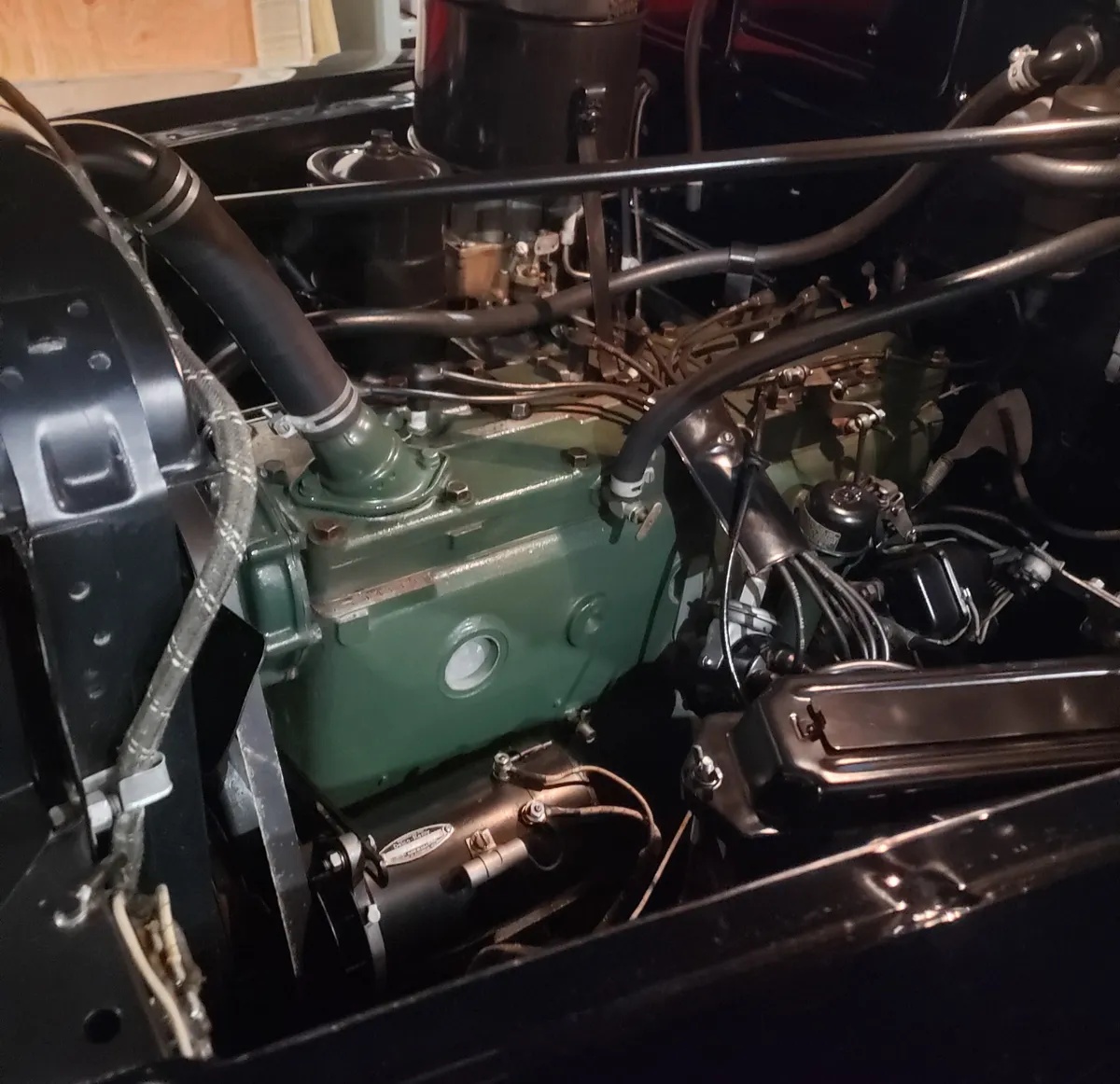Oldsmobile-66-1947-Black-Brown-11