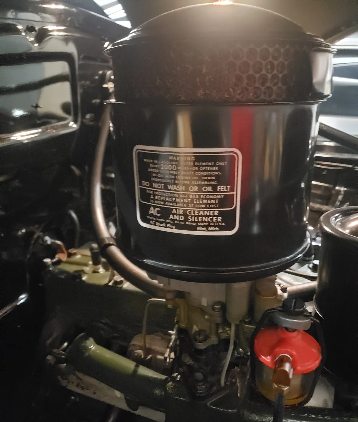 Oldsmobile-66-1947-Black-Brown-12