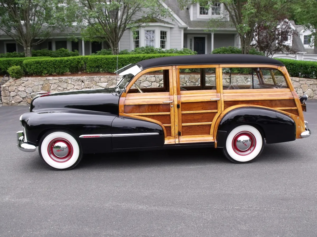 Oldsmobile-66-1947-Black-Brown-3