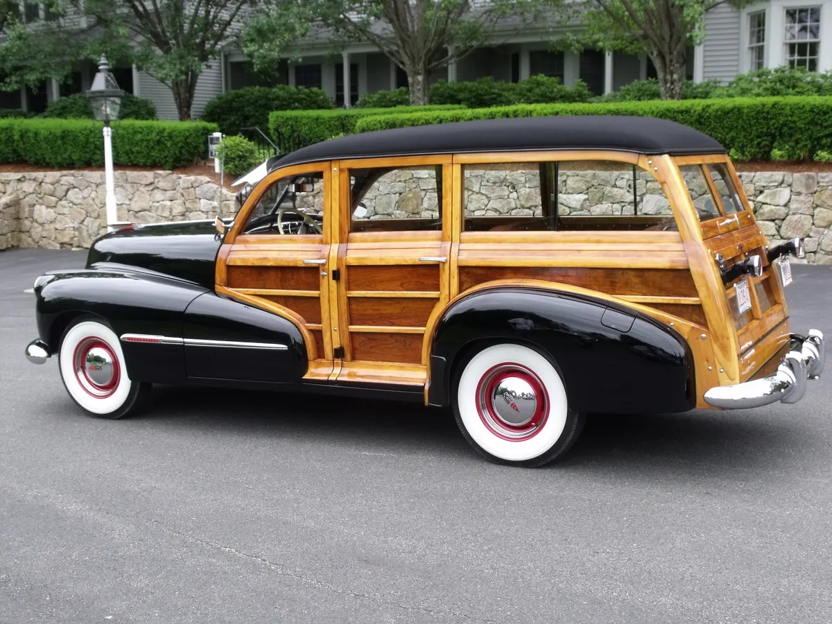 Oldsmobile-66-1947-Black-Brown-4