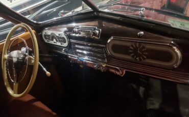Oldsmobile-66-1947-Black-Brown-8