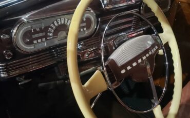 Oldsmobile-66-1947-Black-Brown-9