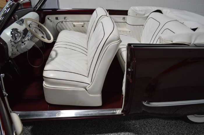 Oldsmobile-88-1948-Burgundy-White-Leather-11