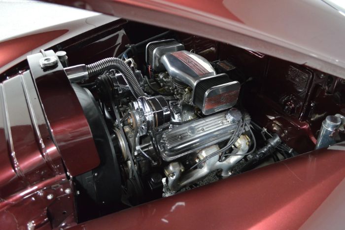Oldsmobile-88-1948-Burgundy-White-Leather-7
