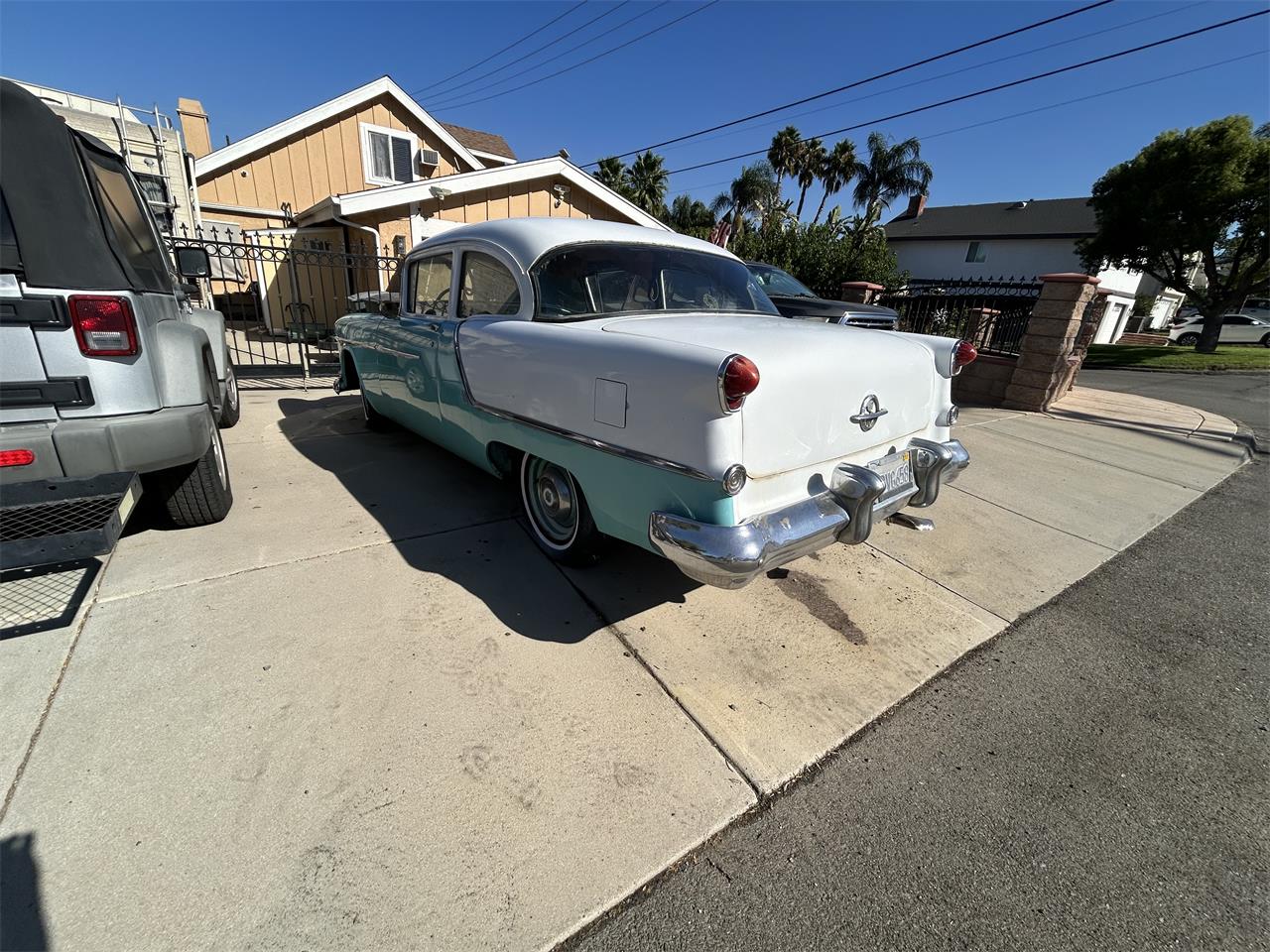 Oldsmobile-88-1954-Whiteblue-Used-5