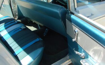 Oldsmobile-88-1964-Provencial-White-Teal-11