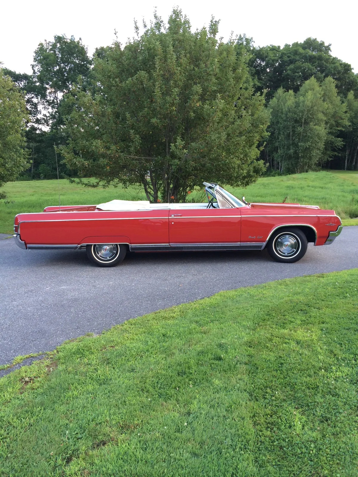 Oldsmobile-98-1964-Red-White-1