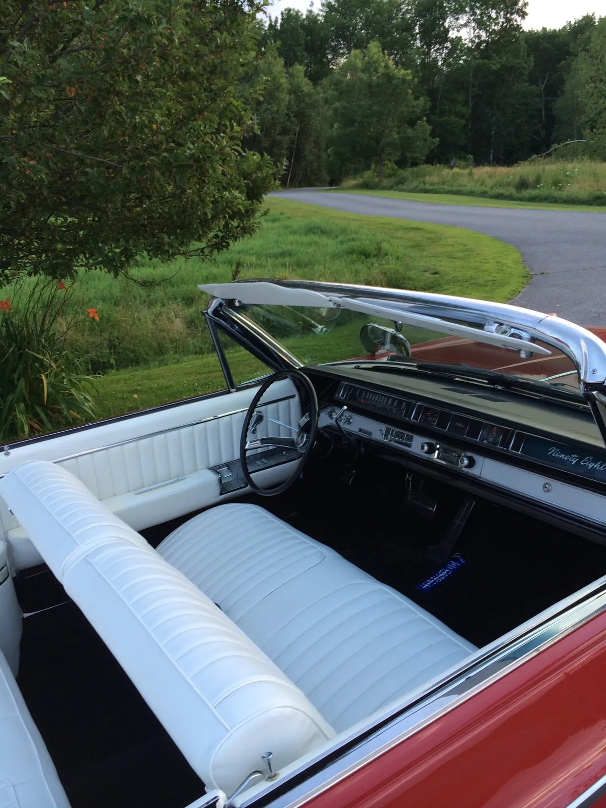 Oldsmobile-98-1964-Red-White-3
