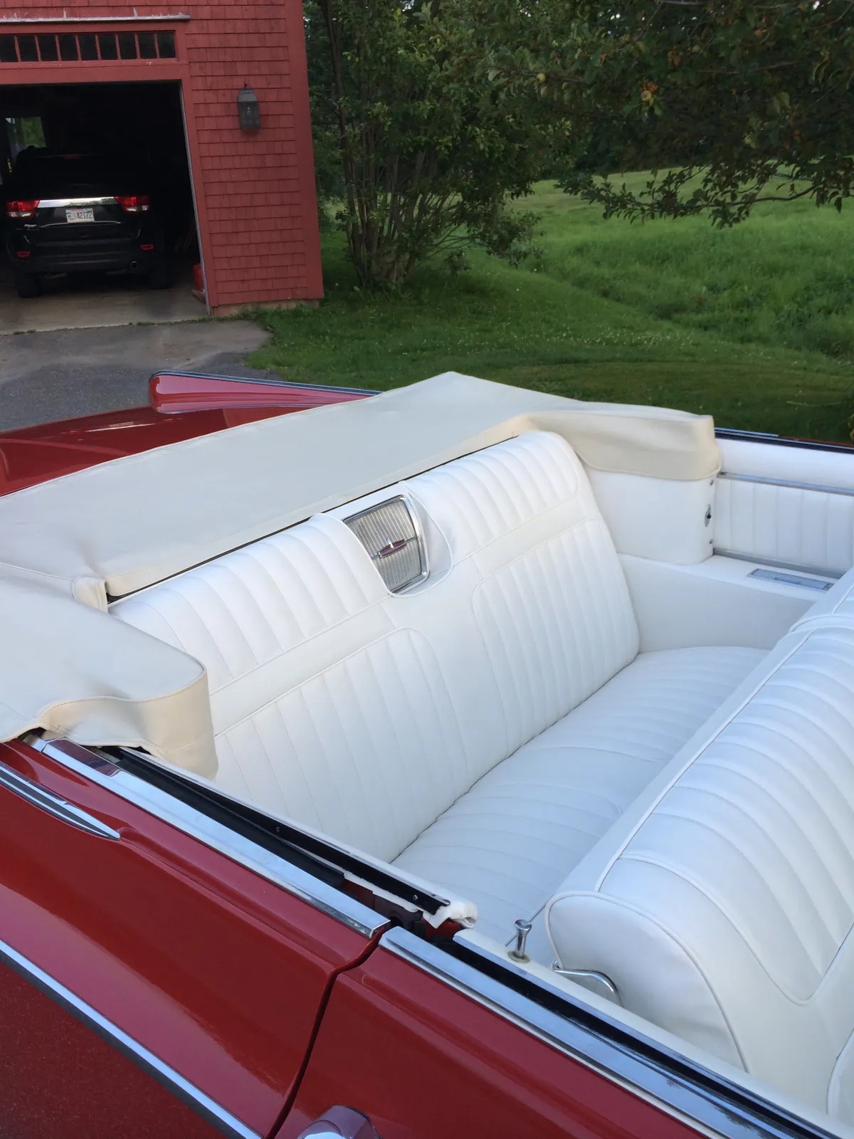 Oldsmobile-98-1964-Red-White-4