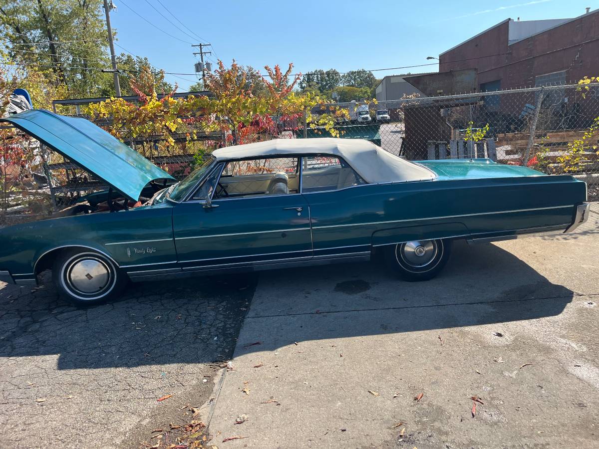 Oldsmobile-98-1966-6