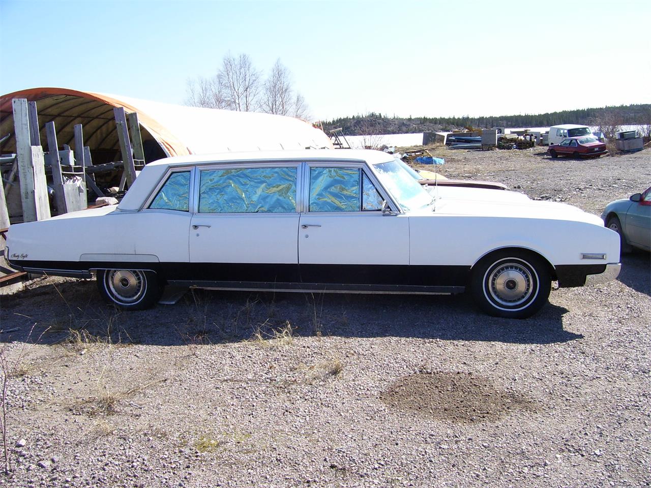 Oldsmobile-98-1967-White-Navy-1
