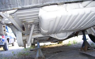 Oldsmobile-98-1967-White-Navy-12