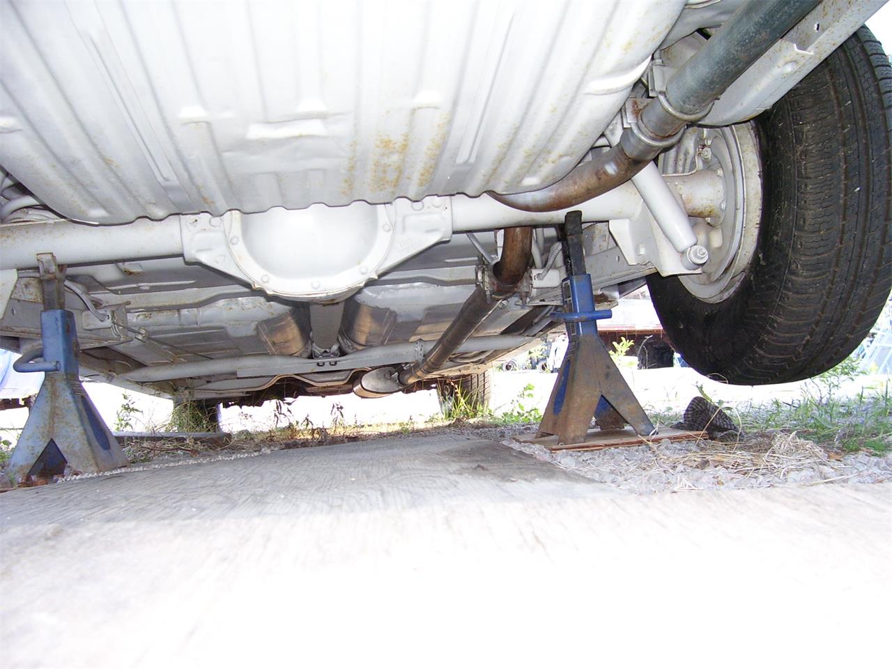 Oldsmobile-98-1967-White-Navy-13