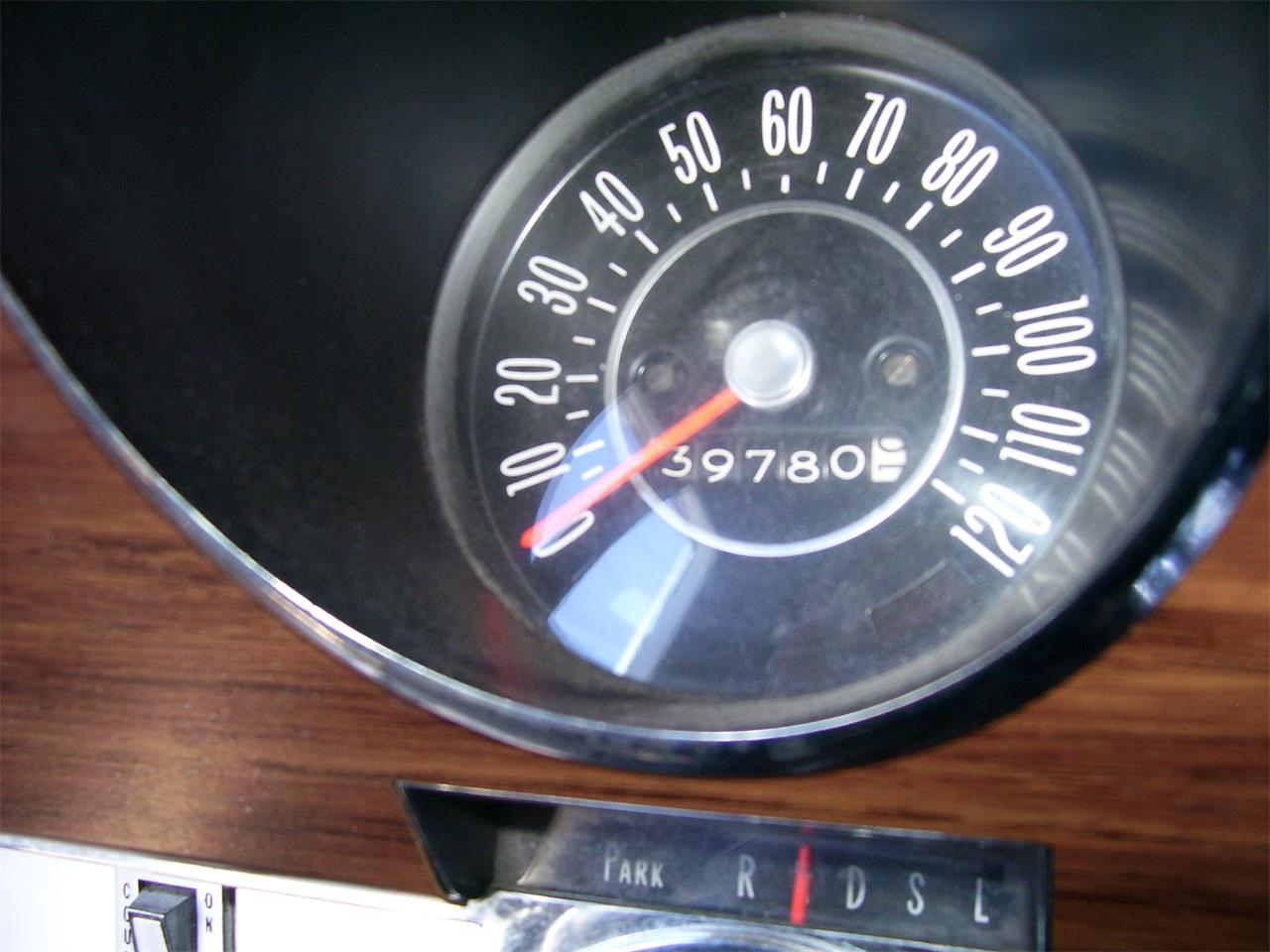 Oldsmobile-98-1967-White-Navy-2