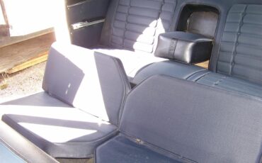 Oldsmobile-98-1967-White-Navy-4