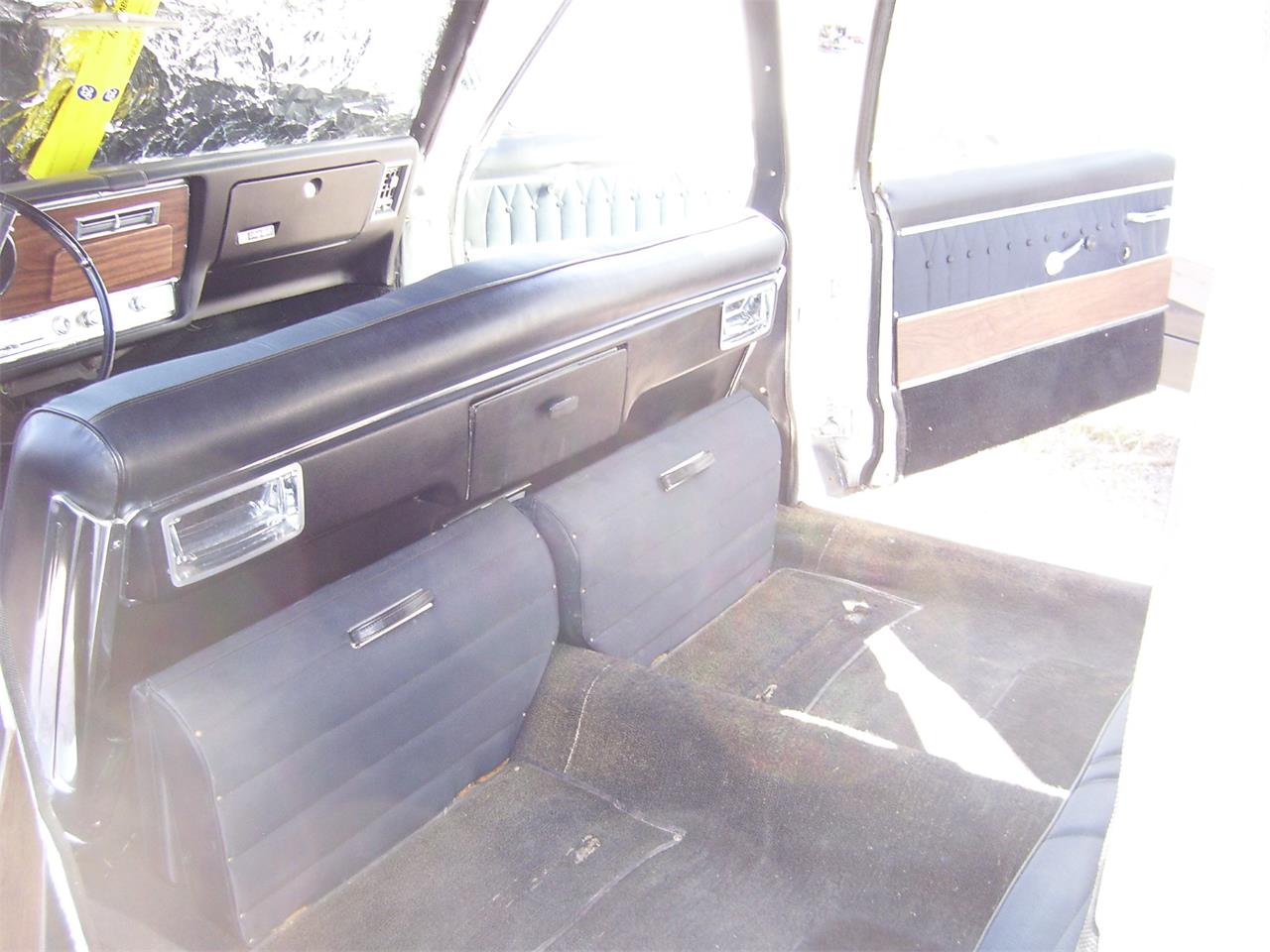 Oldsmobile-98-1967-White-Navy-8