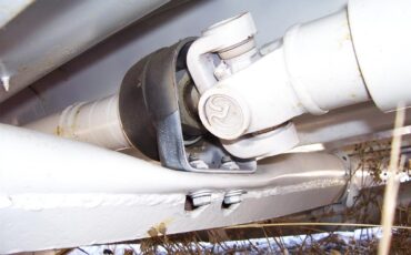 Oldsmobile-98-1967-White-Navy-9