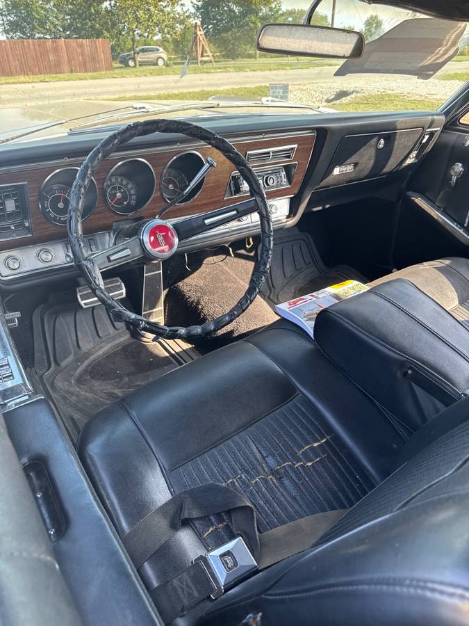 Oldsmobile-98-1967-custom-2