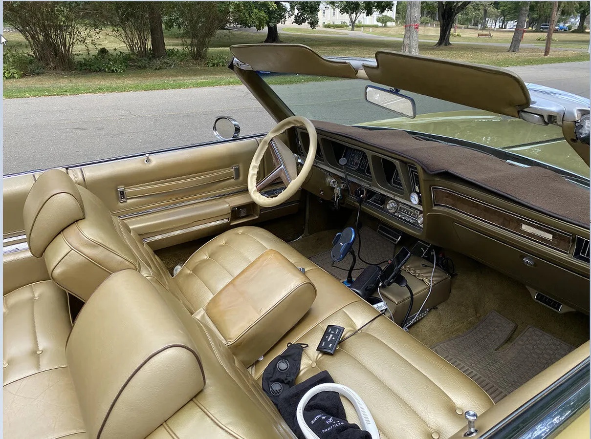 Oldsmobile-98-1970-Gold-Gold-6