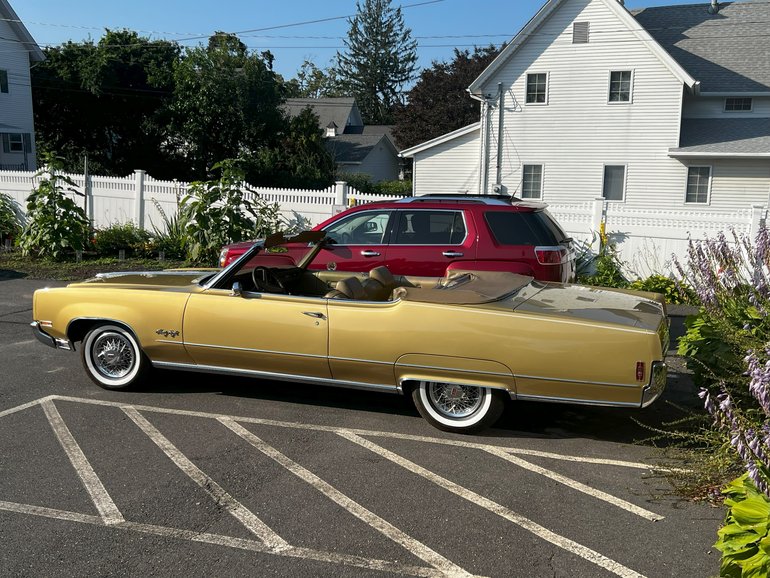 Oldsmobile-98-1970-Gold-Gold