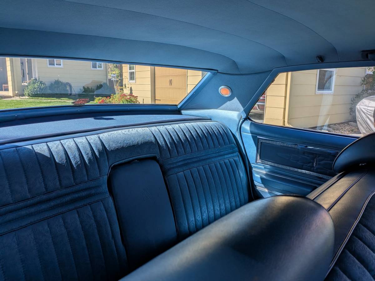 Oldsmobile-98-1970-blue-16