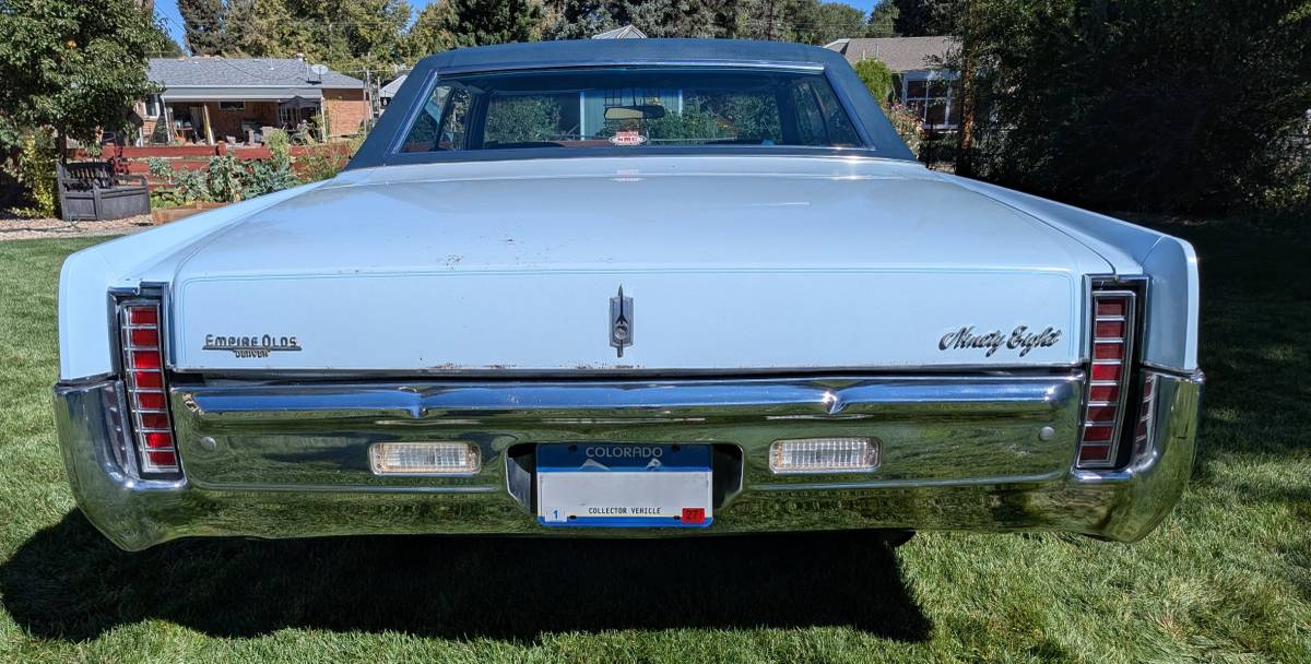 Oldsmobile-98-1970-blue-9
