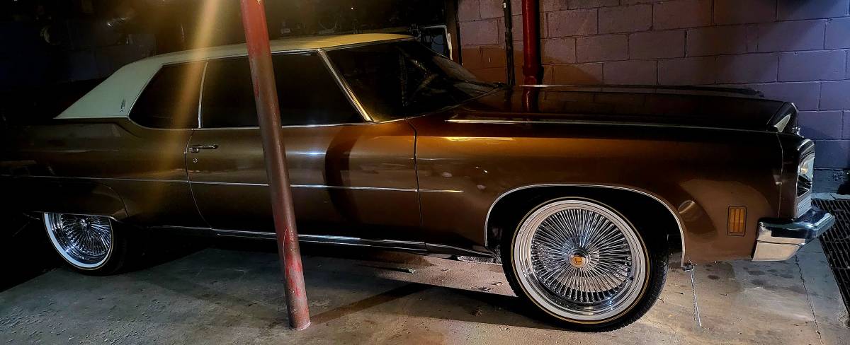 Oldsmobile-98-1972-3