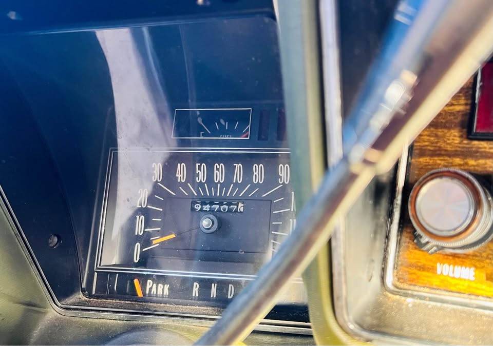 Oldsmobile-98-1972-yellow-10