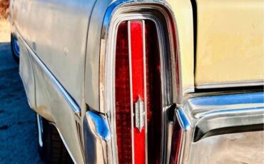 Oldsmobile-98-1972-yellow-5
