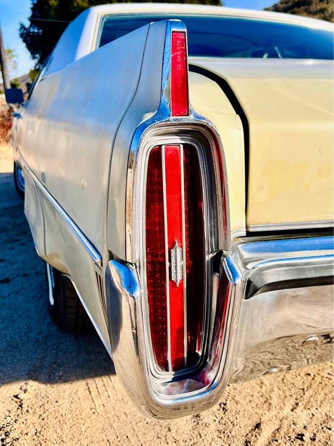 Oldsmobile-98-1972-yellow-5