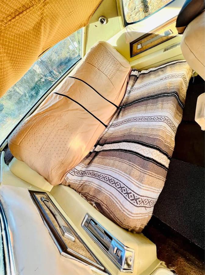 Oldsmobile-98-1972-yellow-8