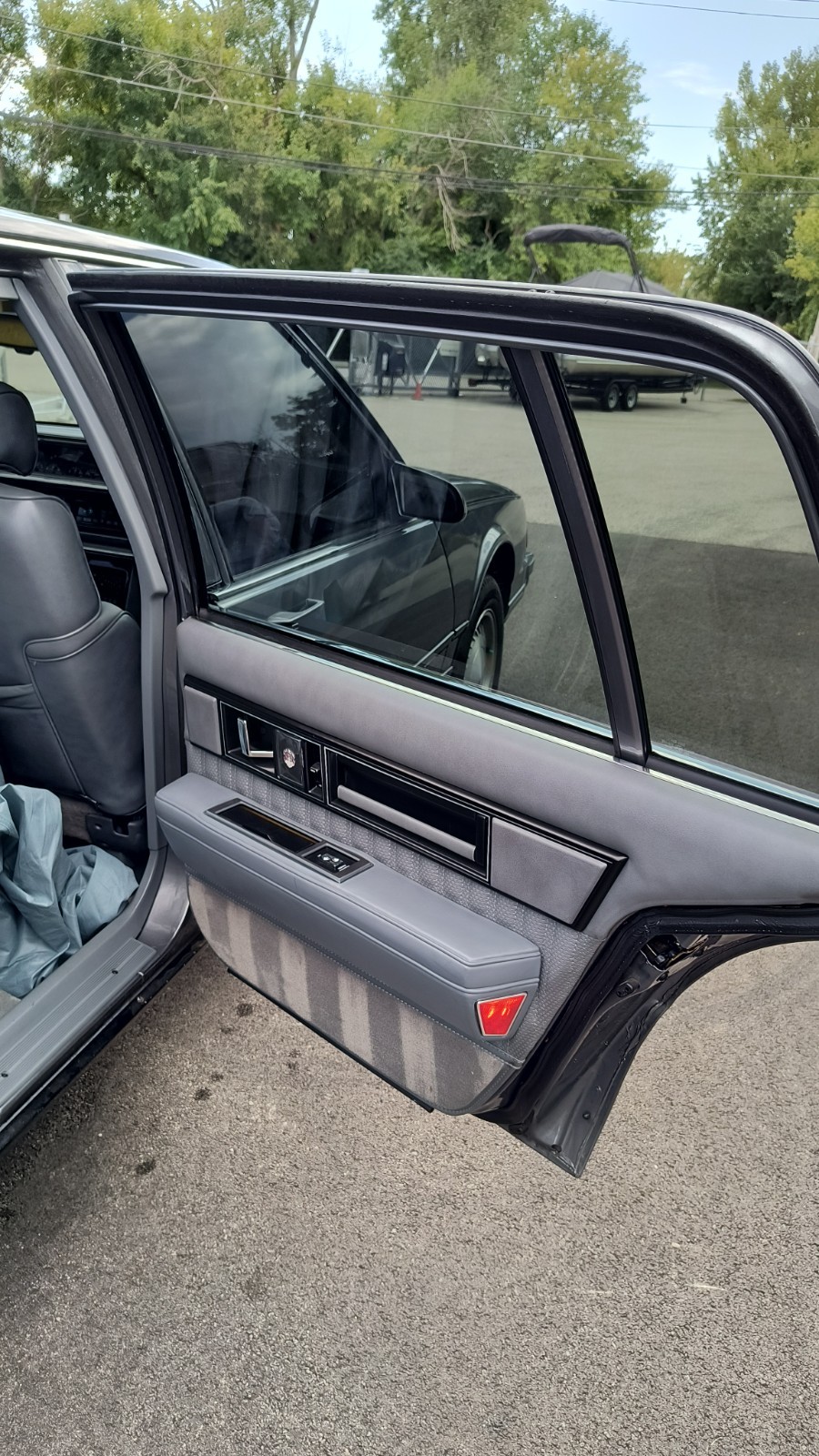 Oldsmobile-98-1989-Sedan-11