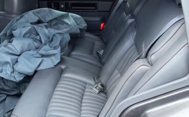 Oldsmobile-98-1989-Sedan-17
