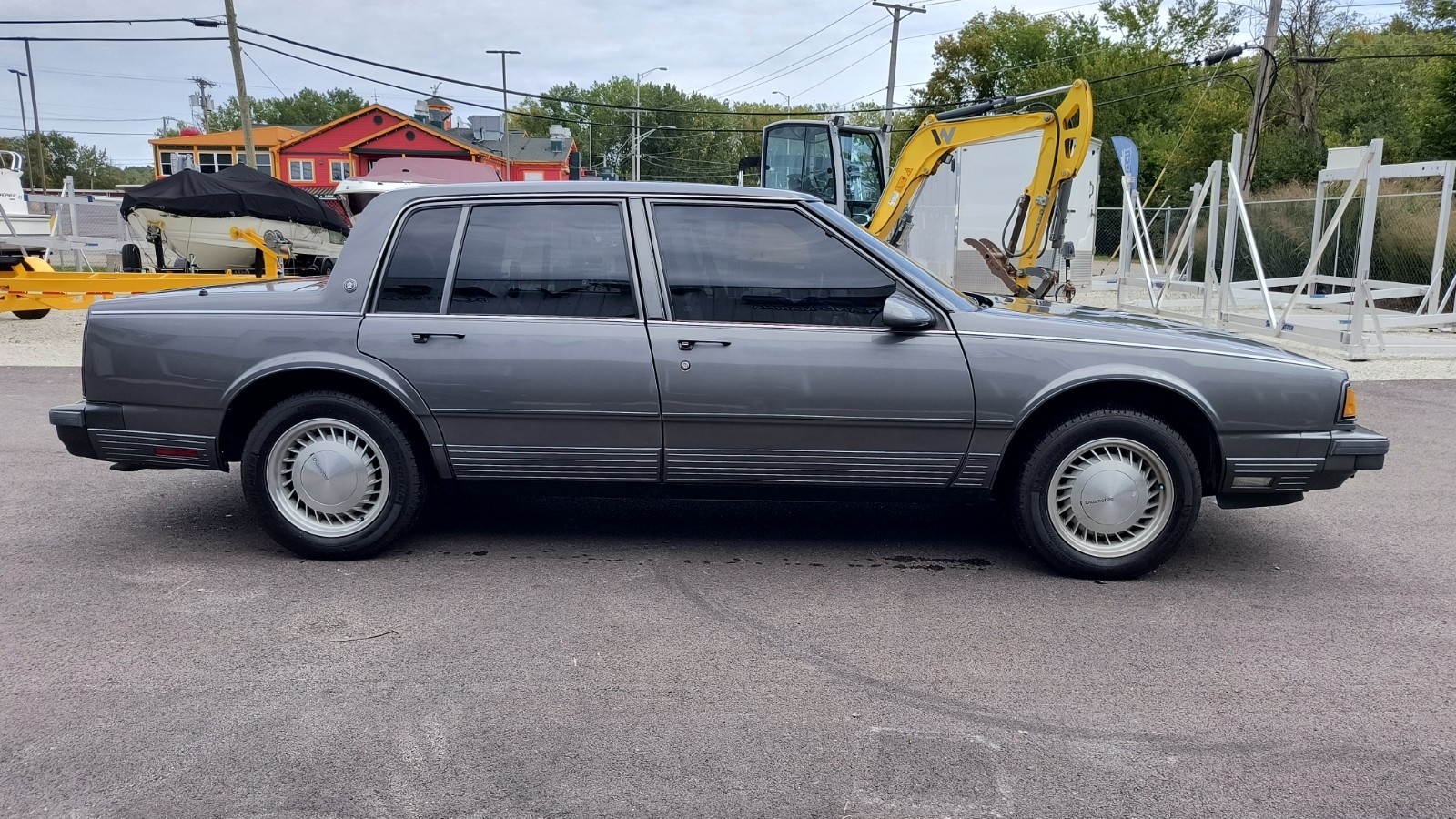Oldsmobile-98-1989-Sedan-3