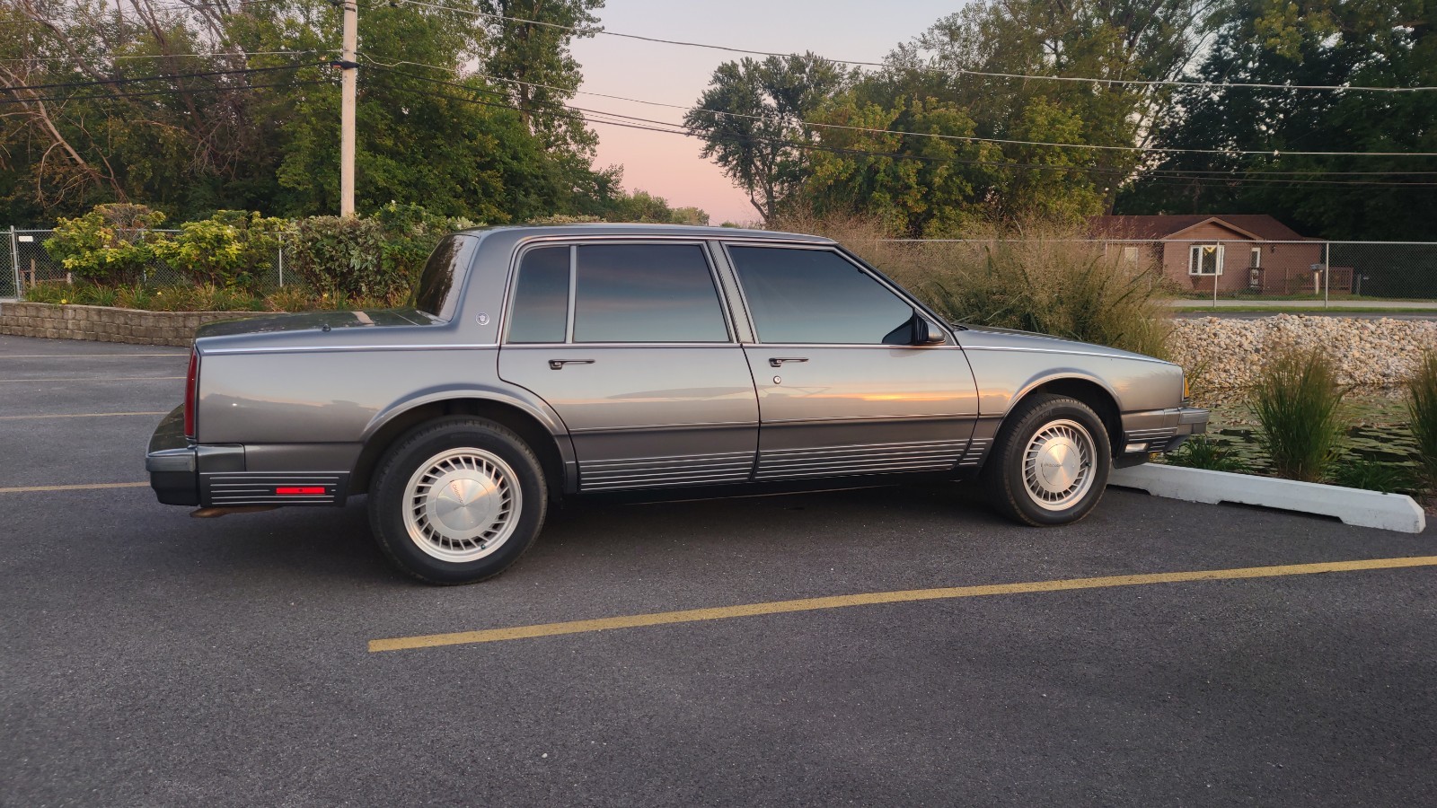 Oldsmobile-98-1989-Sedan-4
