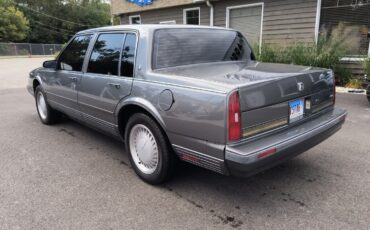 Oldsmobile-98-1989-Sedan-6
