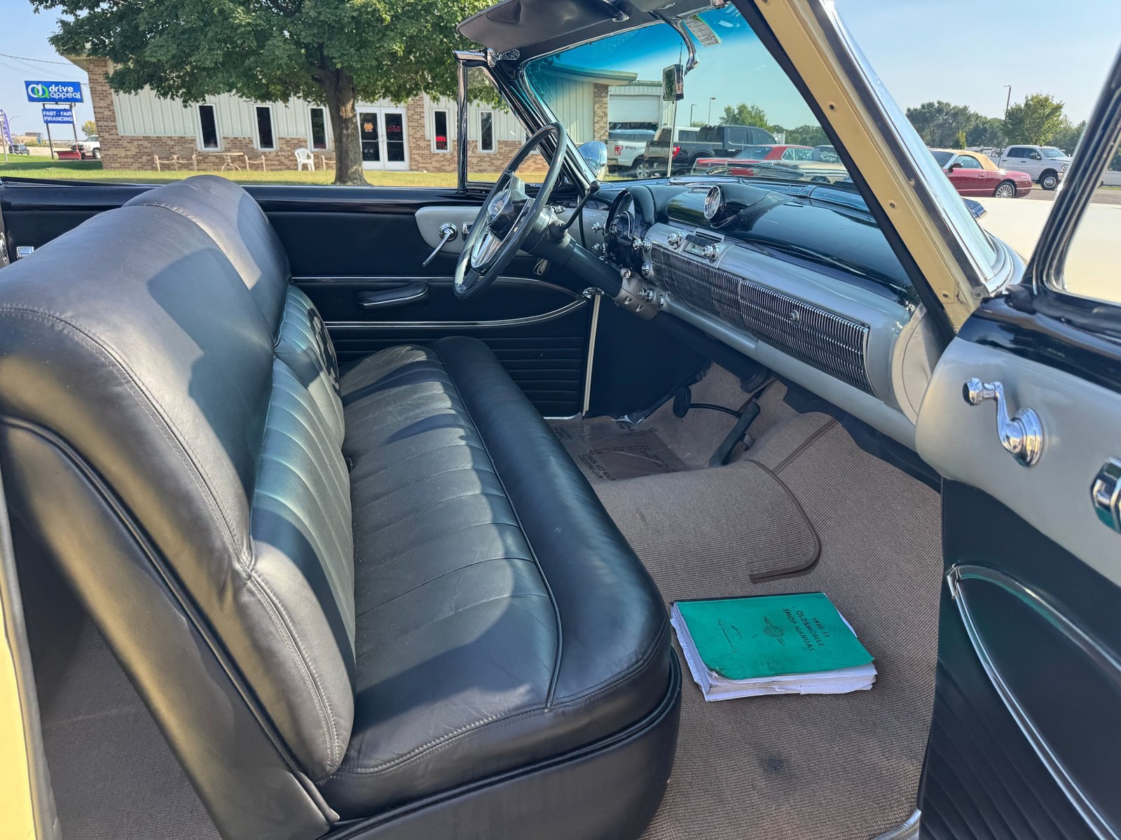 Oldsmobile-98-Deluxe-Convertible-1951-Convertible-11