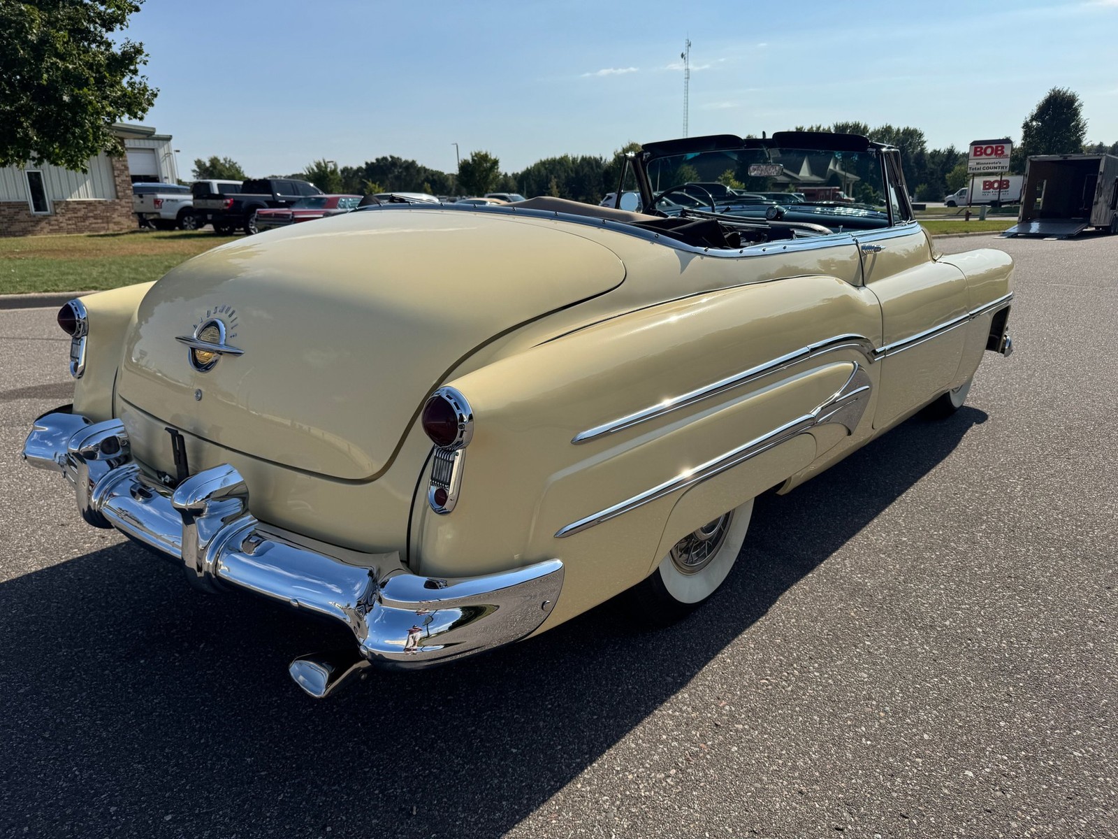 Oldsmobile-98-Deluxe-Convertible-1951-Convertible-2