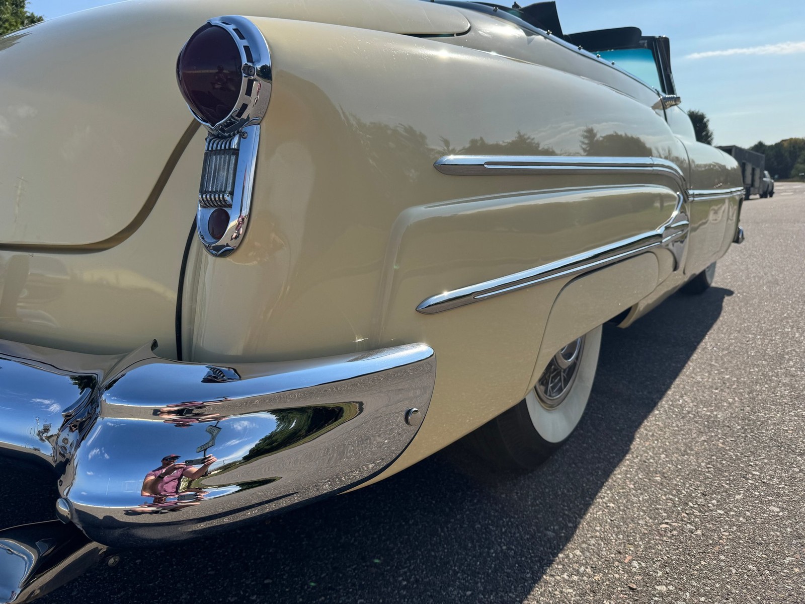 Oldsmobile-98-Deluxe-Convertible-1951-Convertible-27