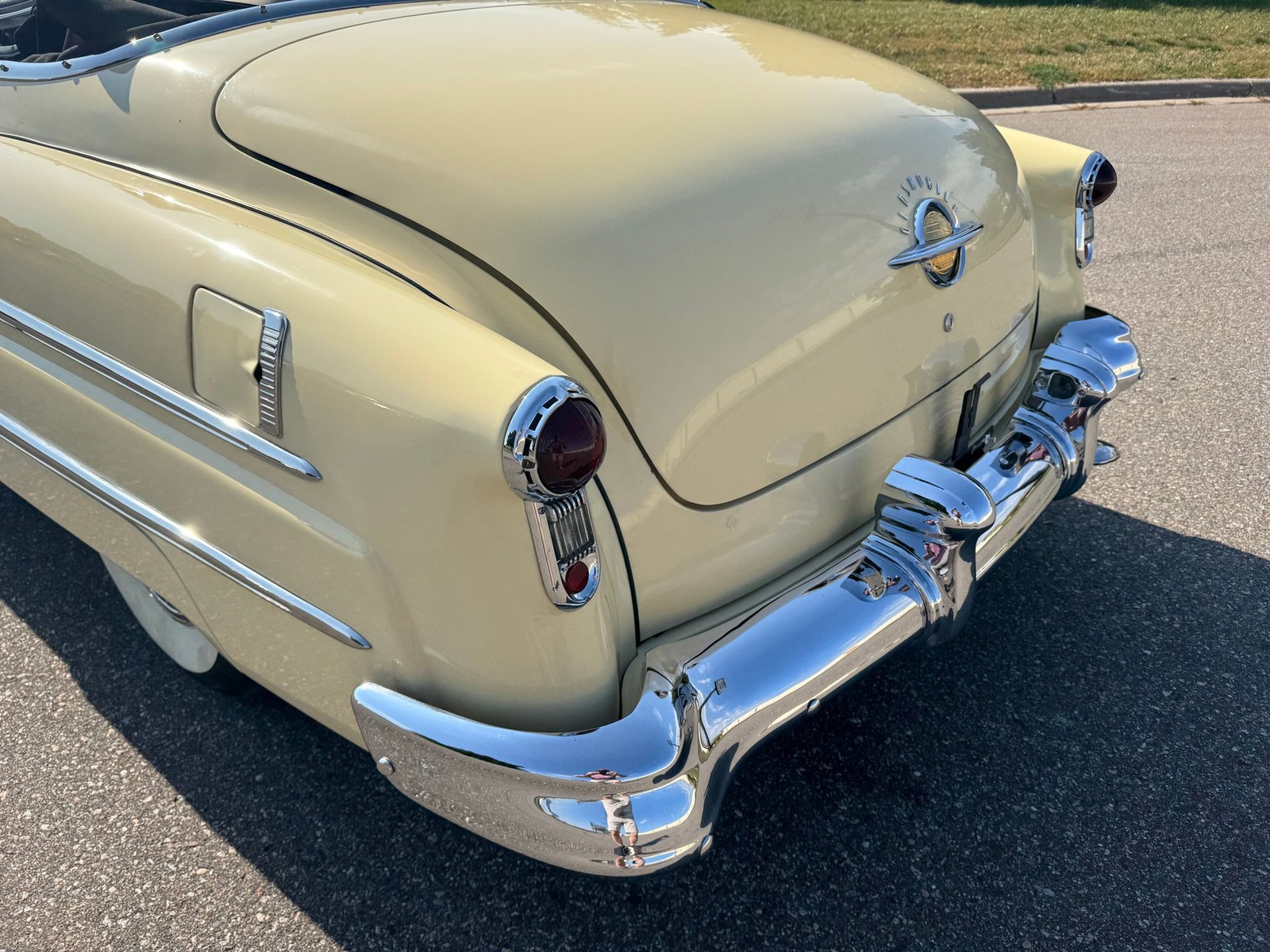 Oldsmobile-98-Deluxe-Convertible-1951-Convertible-32